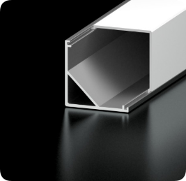 Corner profile with a squared lens